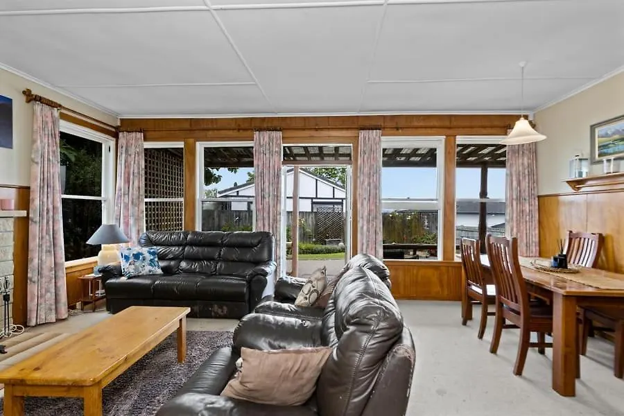 Hilltop Getaway Taupo 0*,  New Zealand