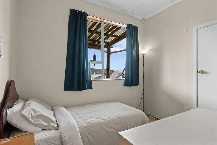 Hilltop Getaway Taupo Holiday home