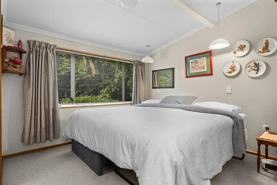 Hilltop Getaway Taupo Holiday home